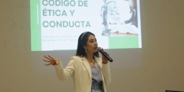 Reciben trabajadores capacitación sobre código de ética y de conducta
