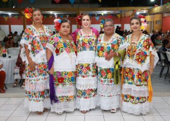Encabeza Atenea Gómez el Gremio de Señoras en Isla Mujeres