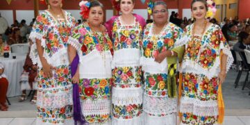 Encabeza Atenea Gómez el Gremio de Señoras en Isla Mujeres