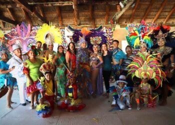 Presentan a Reyes del Carnaval Isla Mujeres 2025