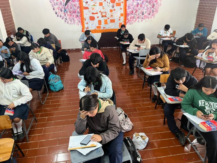 Encuesta es levantada en Puerto Morelos para conocer y atender la problemática de los jóvenes