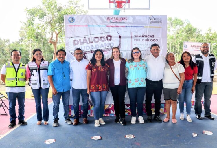 Zona continental es escuchada por el gobierno de Isla Mujeres en dialogo ciudadano