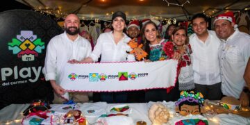 Estefanía Mercado acompaña a la Gobernadora al inicio de la “Navidad en Villa Chetumal”