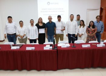 Candidatos reciben constancias a delegados por Alfredo V. Bonfil