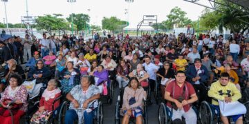 Transforma Mara Lezama la vida a más de 500 familias al entregarles apoyos sociales del bienestar