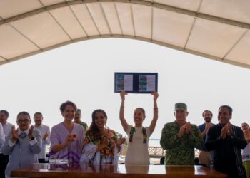 Celebran Claudia Sheinbaum y Mara Lezama primer aniversario e inauguran los tramos 6 y 7 del Tren Maya