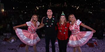 Celebra Atenea Gómez la Navidad en Zona Continental con las Gemelas Ivonne e Ivette