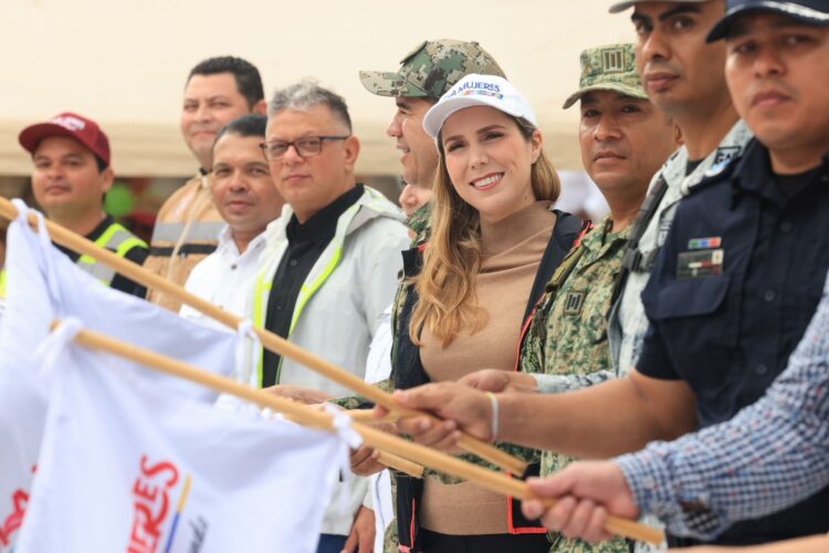 Da Atenea Gómez banderazo de inicio del Operativo Guadalupe-Reyes en Isla Mujeres