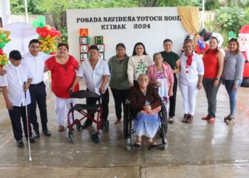 Blanca Merari festeja a abuelitos de Leona Vicario en la posada navideña Yotoch Nool KI’Imak 2024