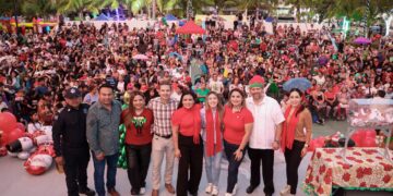 Disfrutan cientos de niños del Festival Navideño 2024 organizado por la comuna de Puerto Morelos