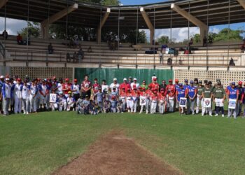 Inauguran el VI Torneo de Béisbol "Pedro Castellano Arrieta" en Puerto Morelos
