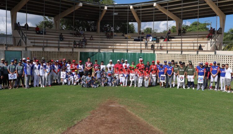 Inauguran el VI Torneo de Béisbol "Pedro Castellano Arrieta" en Puerto Morelos