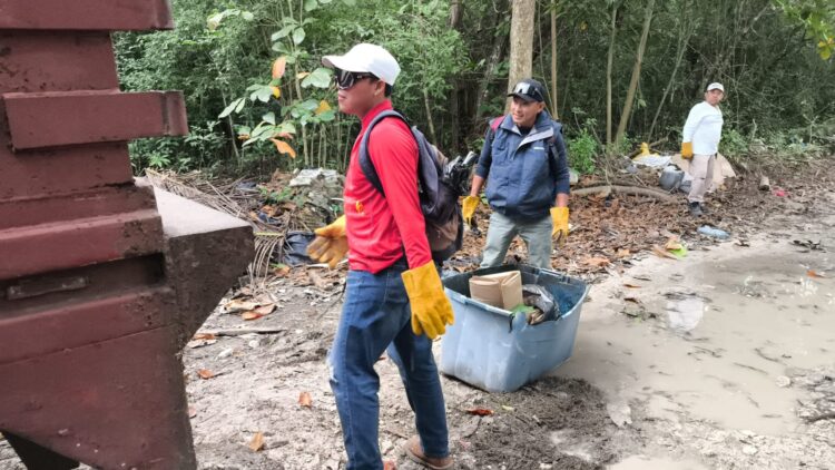 Atiende Servicios Públicos de Puerto Morelos llamados ciudadanos