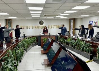 Dan vista a FGR para iniciar carpeta de investigación contra consejeros del INE por desacato