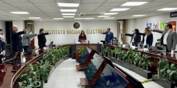 Dan vista a FGR para iniciar carpeta de investigación contra consejeros del INE por desacato