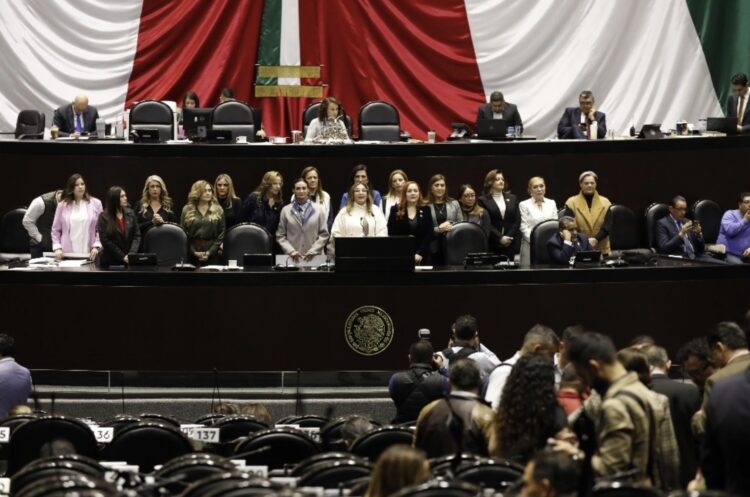 Son aprobados ajustes a leyes relacionadas con protección a mujeres