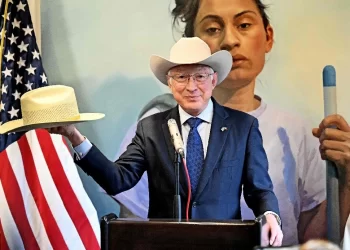 “Termino mi gestión como embajador con orgullo”: Ken Salazar