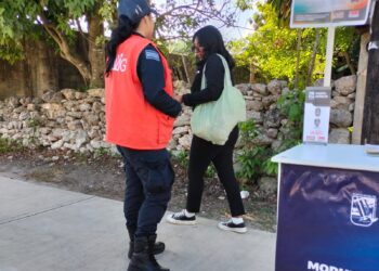 Amplían red de negocios que colaboran en acciones contra violencia de género en Puerto Morelos