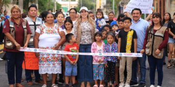 Entrega Atenea Gómez obras de pavimentación en 7 colonias de Ciudad Mujeres