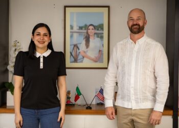 Estefanía Mercado sostiene reunión con el Cónsul de Estados Unidos