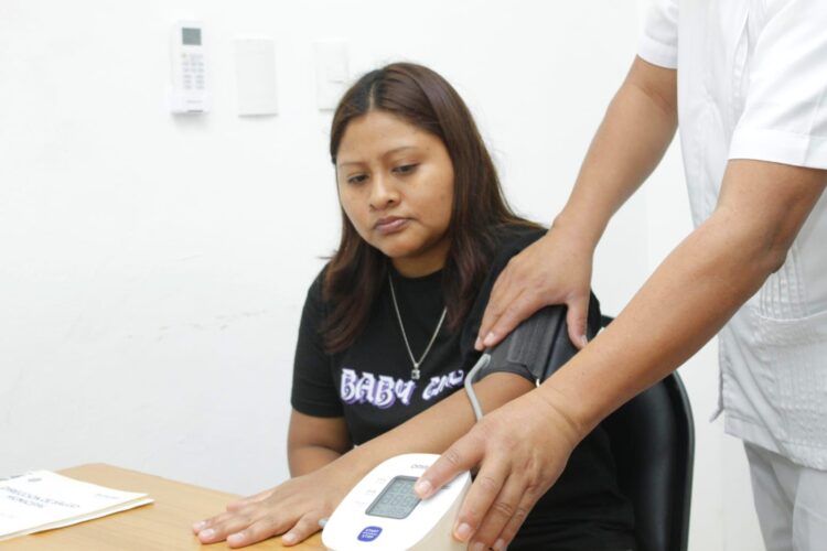 Fortalece Gobierno Municipal servicios médicos en beneficio de las familias de Isla Mujeres