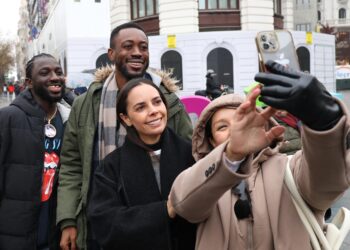 Promociona Ana Paty Peralta a Cancún en el escenario mundial en Fitur 2025