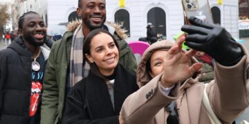 Promociona Ana Paty Peralta a Cancún en el escenario mundial en Fitur 2025