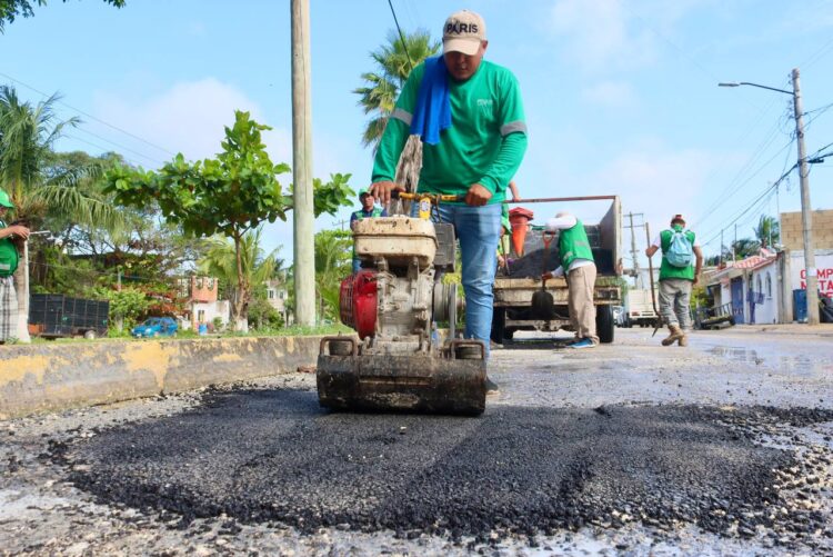 Servicios Públicos pone en marcha el Programa Permanente de Bacheo en Puerto Morelos