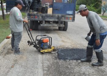 Continúa programa de bacheo en Playa del Carmen y Puerto Aventuras