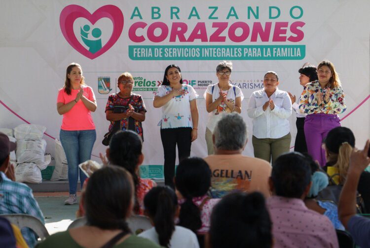 Blanca Merari pone en marcha la Feria de Servicios Integrales en Puerto Morelos