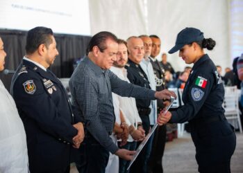 Gobierno de Playa del Carmen rinde homenaje a los policías municipales