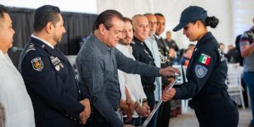 Gobierno de Playa del Carmen rinde homenaje a los policías municipales