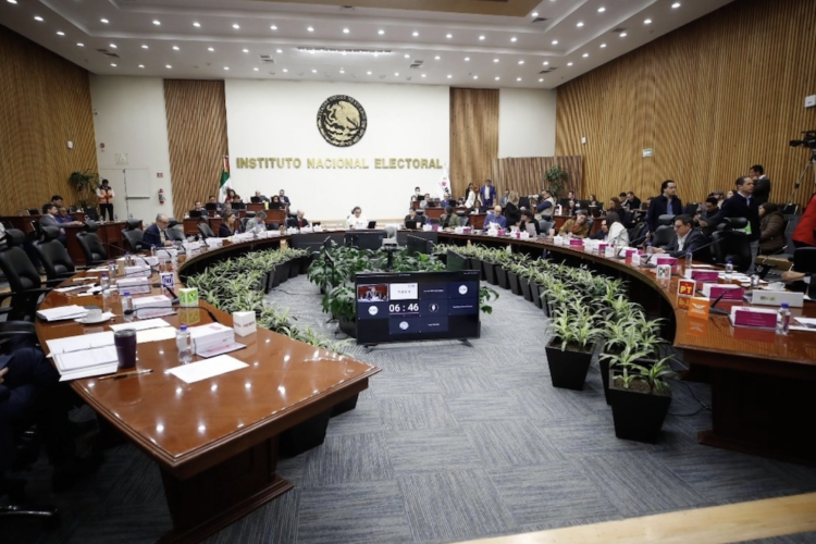 Necesarios más recursos en INE para atender repatriados: Arturo Castillo