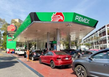 Claudia Sheinbaum refrenda compromiso de no incrementar costo de gasolina