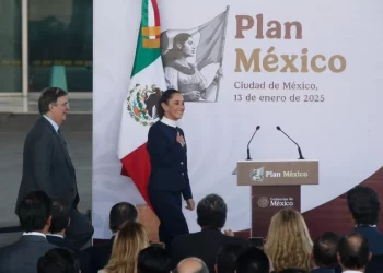 Claudia Sheinbaum sostiene reunión con gabinete legal y ampliado sobre migración