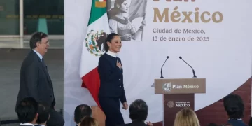 Claudia Sheinbaum sostiene reunión con gabinete legal y ampliado sobre migración