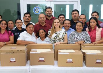 Entrega gobierno de Isla Mujeres nuevo equipo de cómputo a las áreas del Ayuntamiento