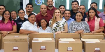 Entrega gobierno de Isla Mujeres nuevo equipo de cómputo a las áreas del Ayuntamiento