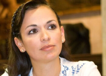 Laura Fernández, inhabilitada. Los negocios, solo en otras manos