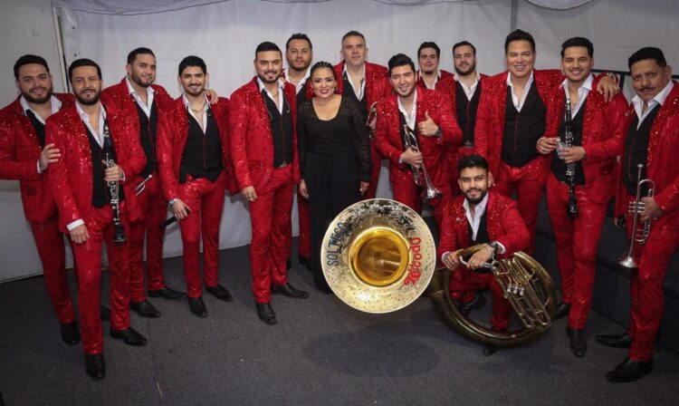 Alrededor de siete mil asistentes en la exitosa segunda noche de Carnaval en Puerto Morelos, señala Blanca Merari