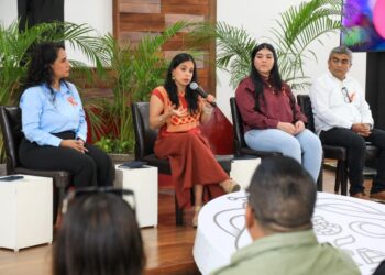 Dictan conferencia a servidores públicos de Solidaridad sobre violencia, discriminación y derechos de mujeres indígenas 