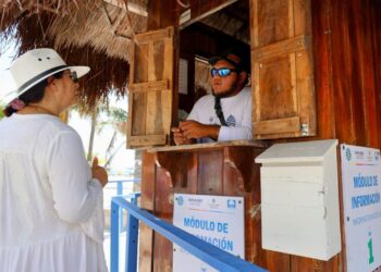 Cumple Gobierno de Isla Mujeres con estándares Blue Flag con la atención de módulos informativos