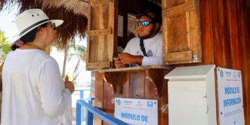 Cumple Gobierno de Isla Mujeres con estándares Blue Flag con la atención de módulos informativos