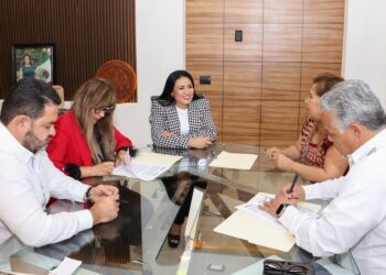 Firma Blanca Merari convenio para actualizar plataforma catastral y registra de Puerto Morelos