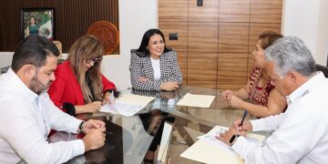Firma Blanca Merari convenio para actualizar plataforma catastral y registra de Puerto Morelos