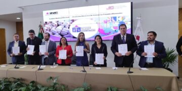 Asiste Presidenta del IEQROO a la firma de convenio INE-AMCEE