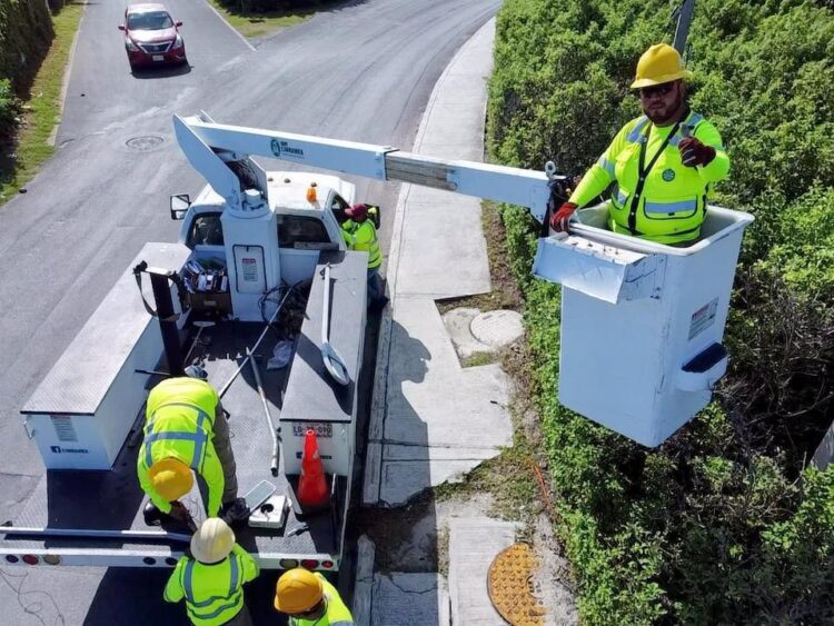 Mejora Gobierno Municipal servicio de alumbrado público en Isla Mujeres