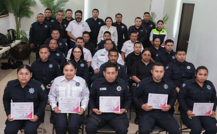 Blanca Merari reconoce esfuerzo de policías de Puerto Morelos y llama a continuar su profesionalización