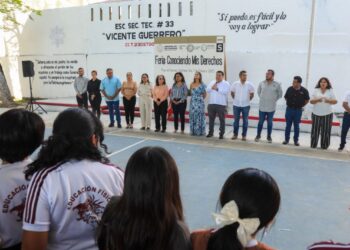 Lleva gobierno de Playa del Carmen la “Feria Conociendo mis Derechos” a estudiantes de la Secundaria Técnica 33