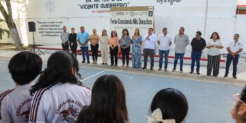 Lleva gobierno de Playa del Carmen la “Feria Conociendo mis Derechos” a estudiantes de la Secundaria Técnica 33